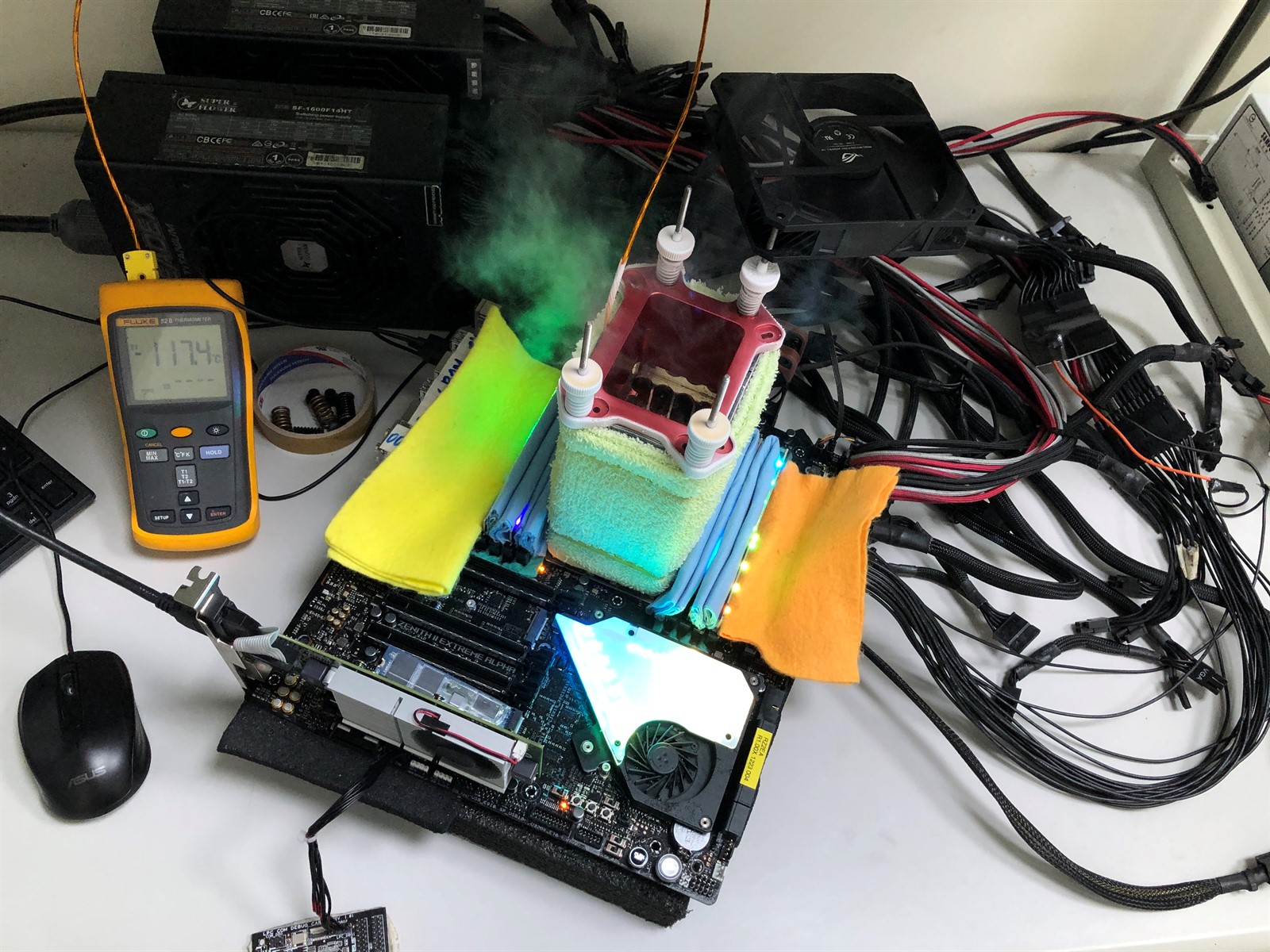 64x 5.5 GHz: Ryzen Threadripper 3990X auf Rekordjagd - Hardware-Helden