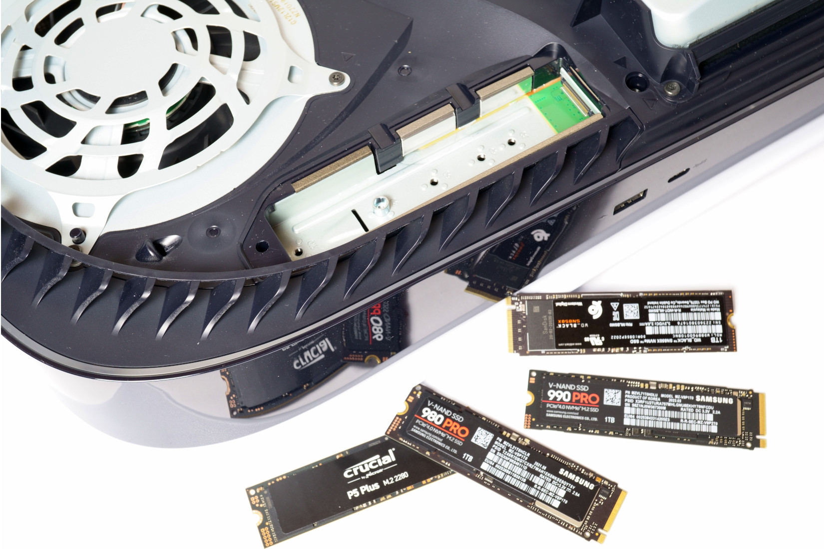 PS5 Vergleich mit - im kompatible SSDs Einbau und Hardware-Helden SSD erweitern: